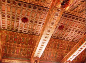 Armadura mudéjar de par y nudillo. Catedral de Teruel. Siglo XIV. Armadura mudéjar de par y nudillo. Catedral de Teruel. Siglo XIV.